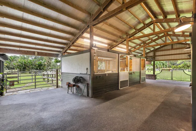 Residence photo 52