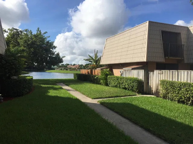 Residence photo 25