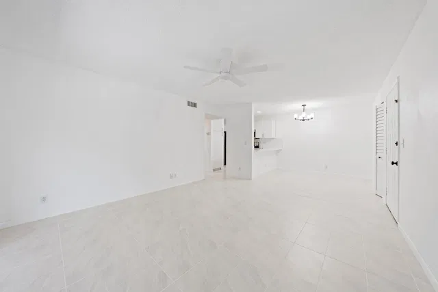 Residence photo 5