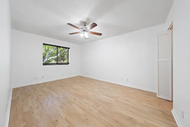Residence photo 6