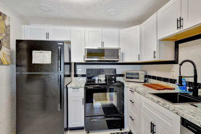 Unit 278 photo 7