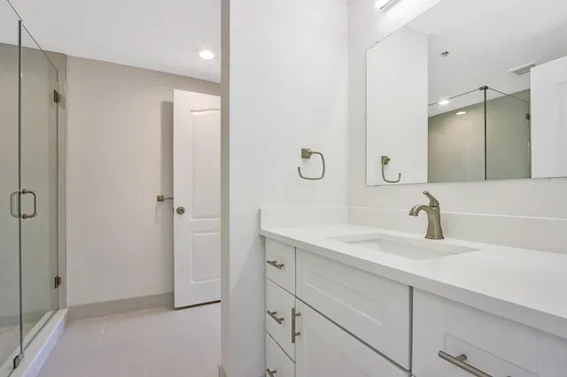 Unit 102 photo 12
