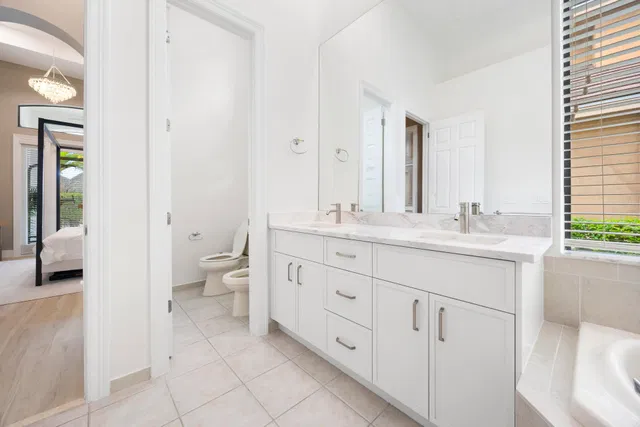 Residence photo 24