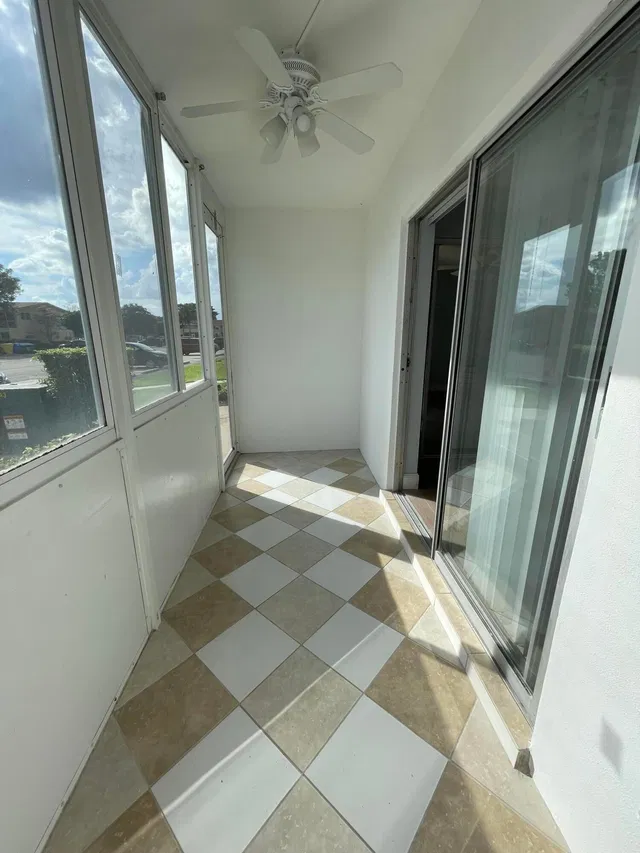 Residence photo 4
