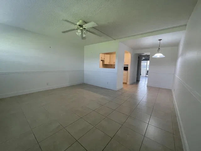 Residence photo 8