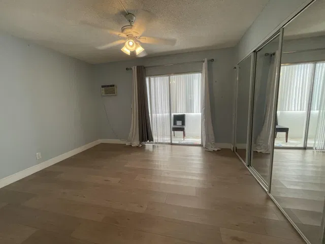 Residence photo 11