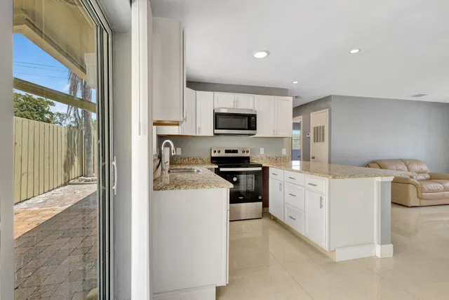 Residence photo 2