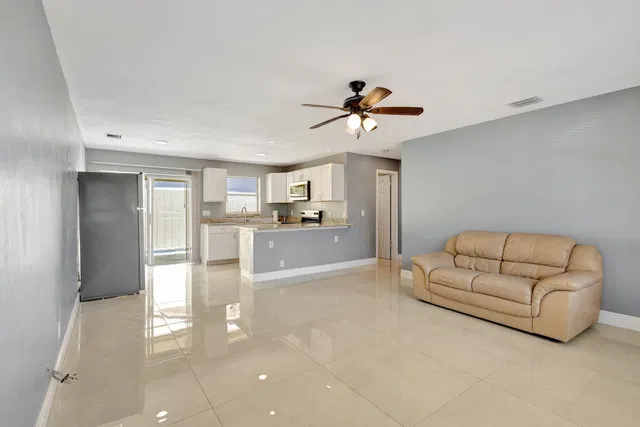Residence photo 4