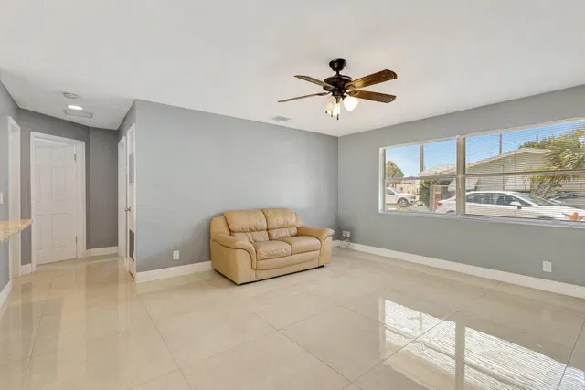 Residence photo 5