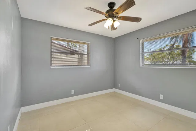 Residence photo 8