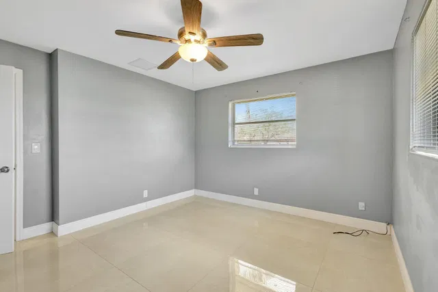 Residence photo 11