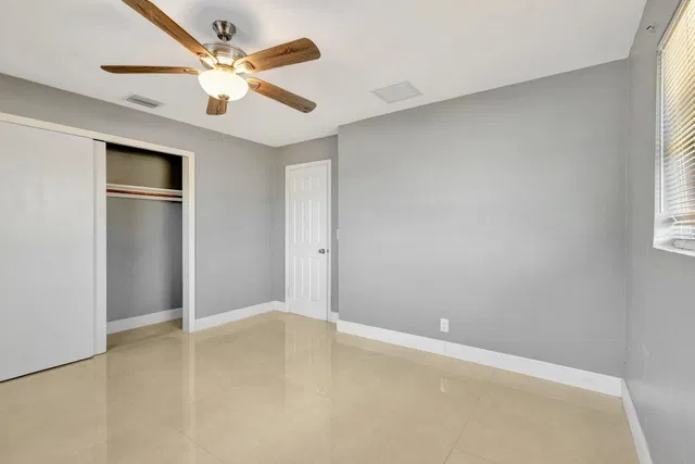Residence photo 12