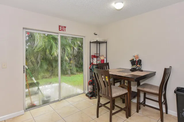 Residence photo 8