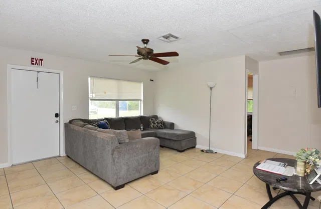 Residence photo 11