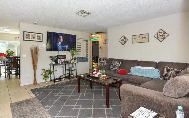 Residence photo 20