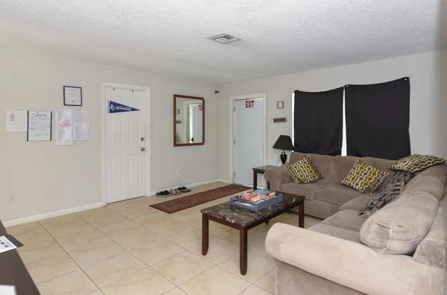 Residence photo 26