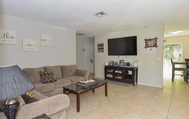 Residence photo 30