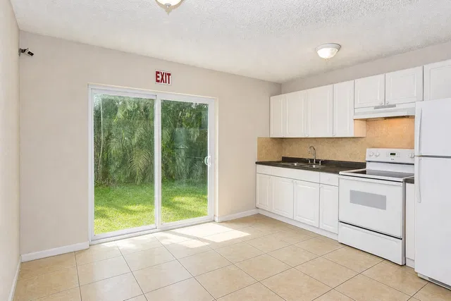Residence photo 38