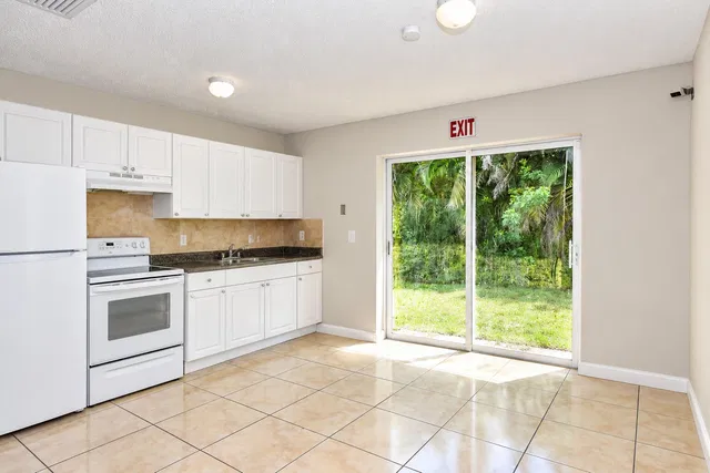 Residence photo 39