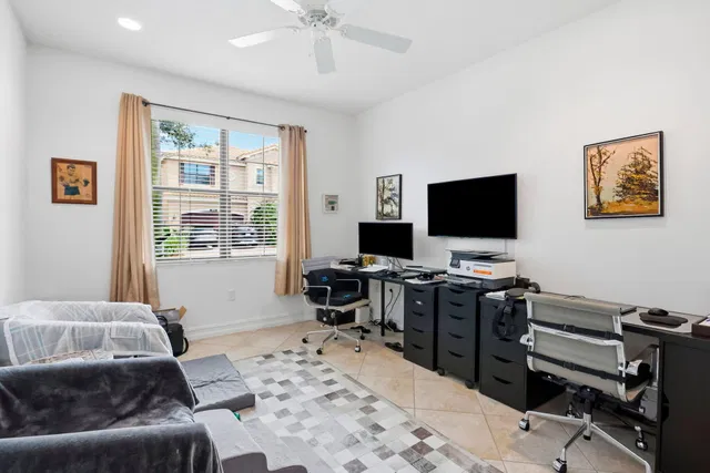 Residence photo 21
