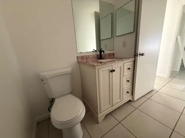 Residence photo 5