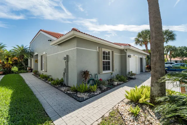 Residence photo 3