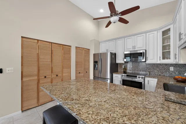 Residence photo 14
