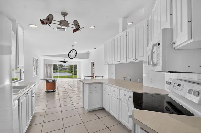 Residence photo 12