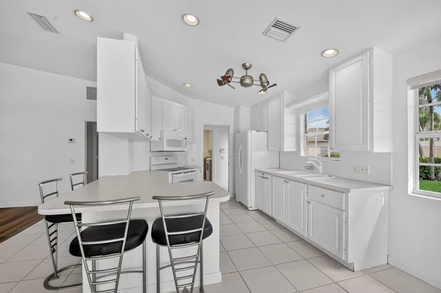 Residence photo 15