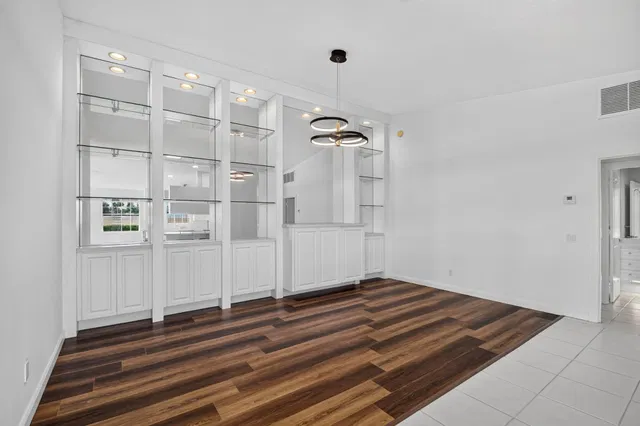 Residence photo 18