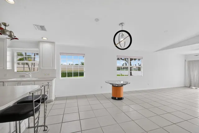 Residence photo 19