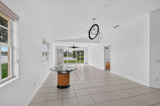 Residence photo 20