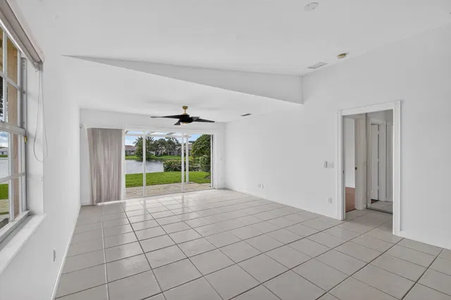 Residence photo 22