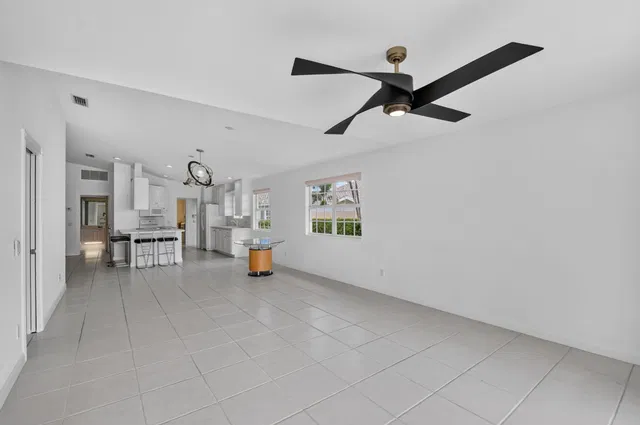 Residence photo 24
