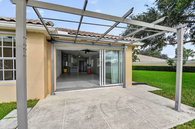 Residence photo 43