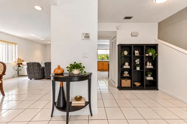 Residence photo 5
