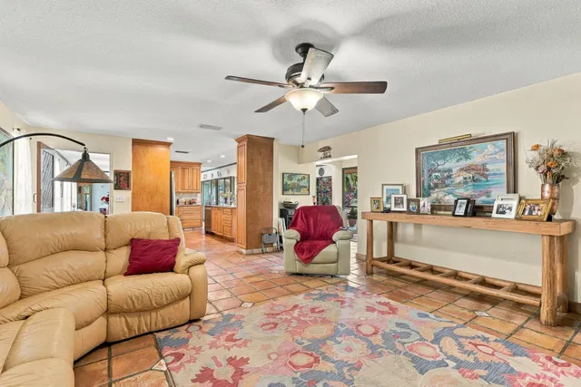  Residence photo 4