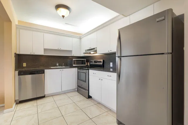 Residence photo 8