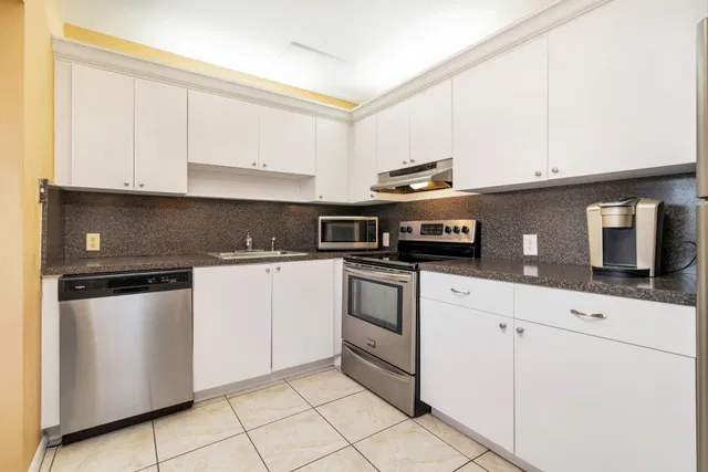 Residence photo 9