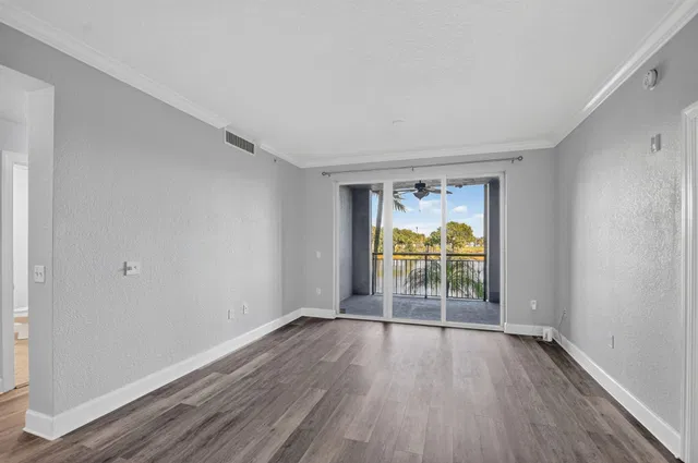 Unit 2208 photo 14