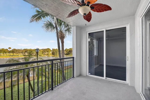 Unit 2208 photo 17