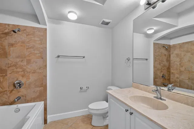 Unit 2208 photo 30