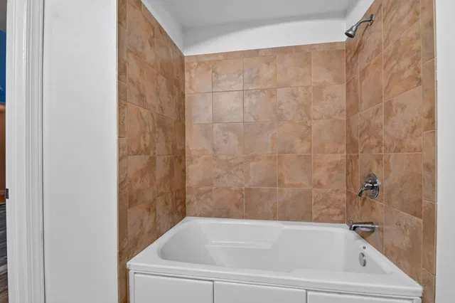 Unit 2208 photo 31