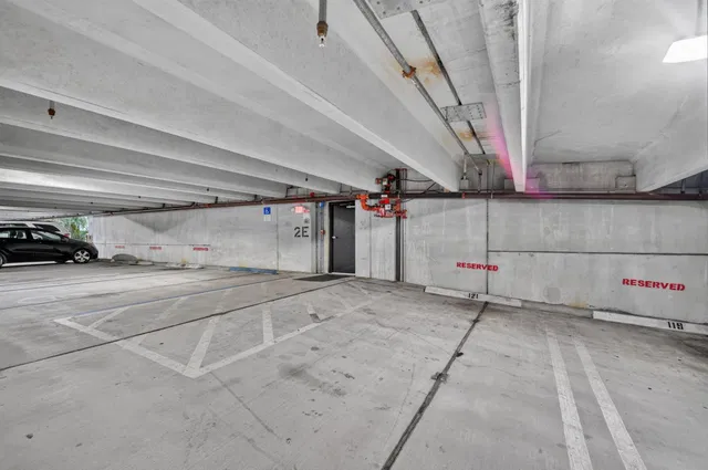 Unit 2208 photo 33