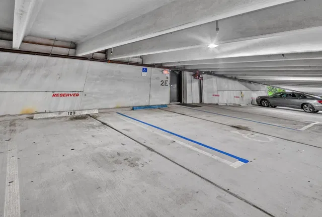 Unit 2208 photo 34