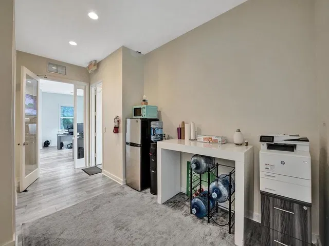  Unit H photo 15
