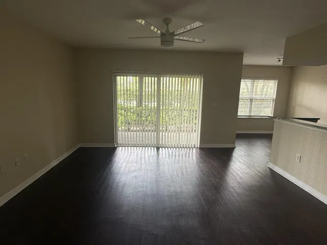Unit 2102 photo 2