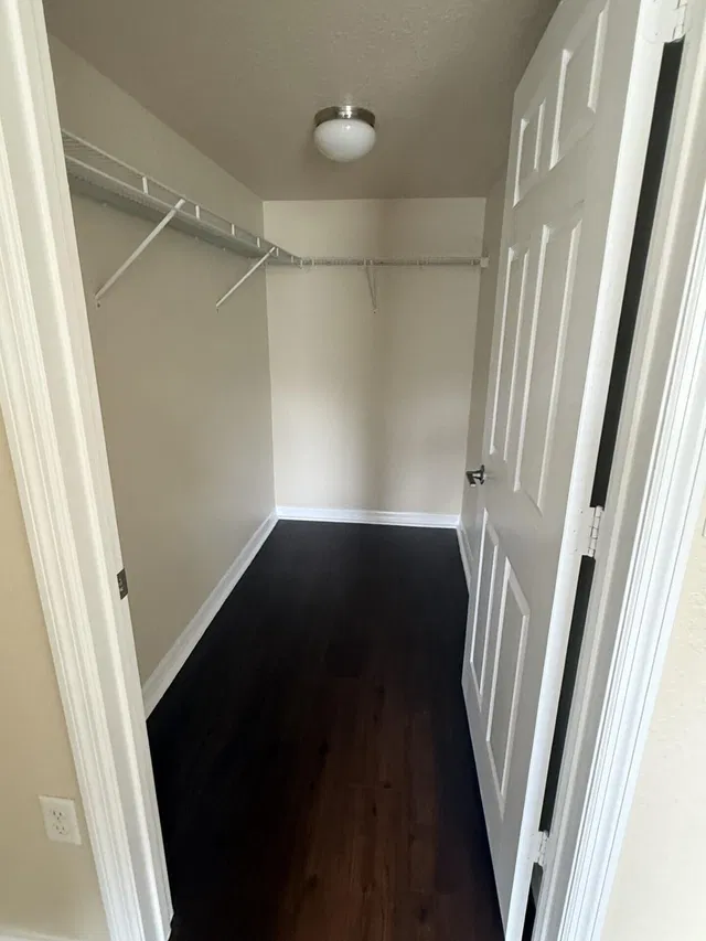 Unit 2102 photo 10