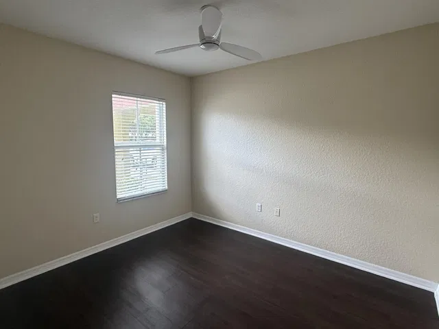Unit 2102 photo 11