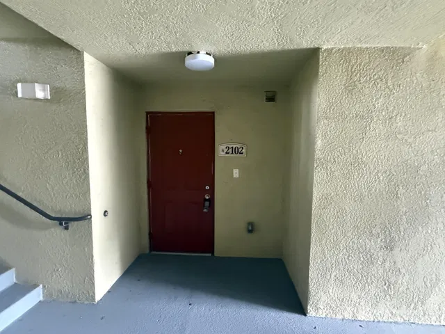 Unit 2102 photo 15
